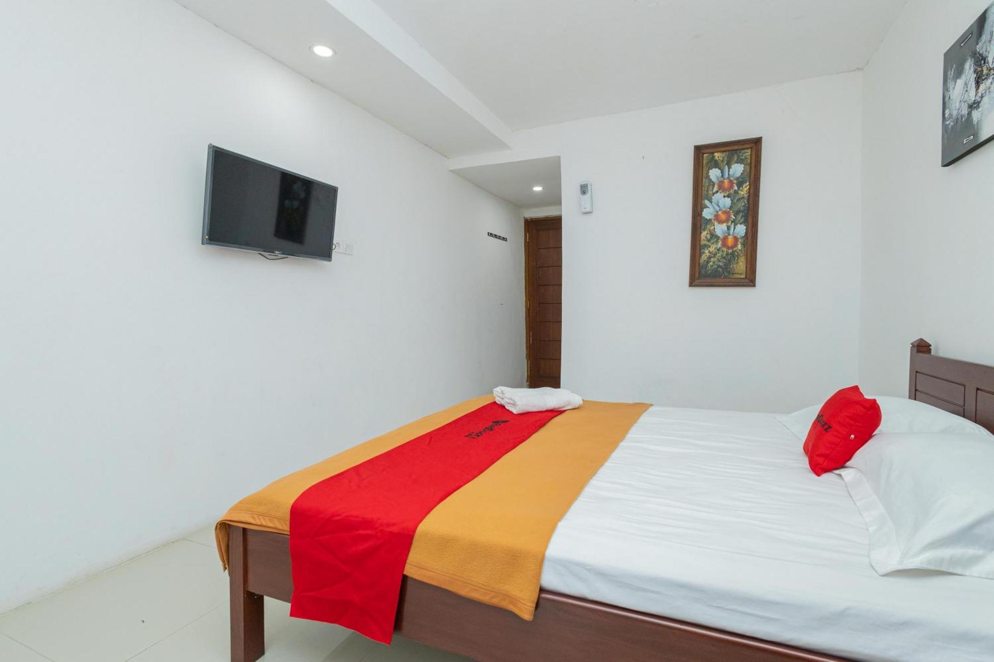 Reddoorz Syariah At Wisma Djokorio Poncokusumo Malang Eksteriør billede