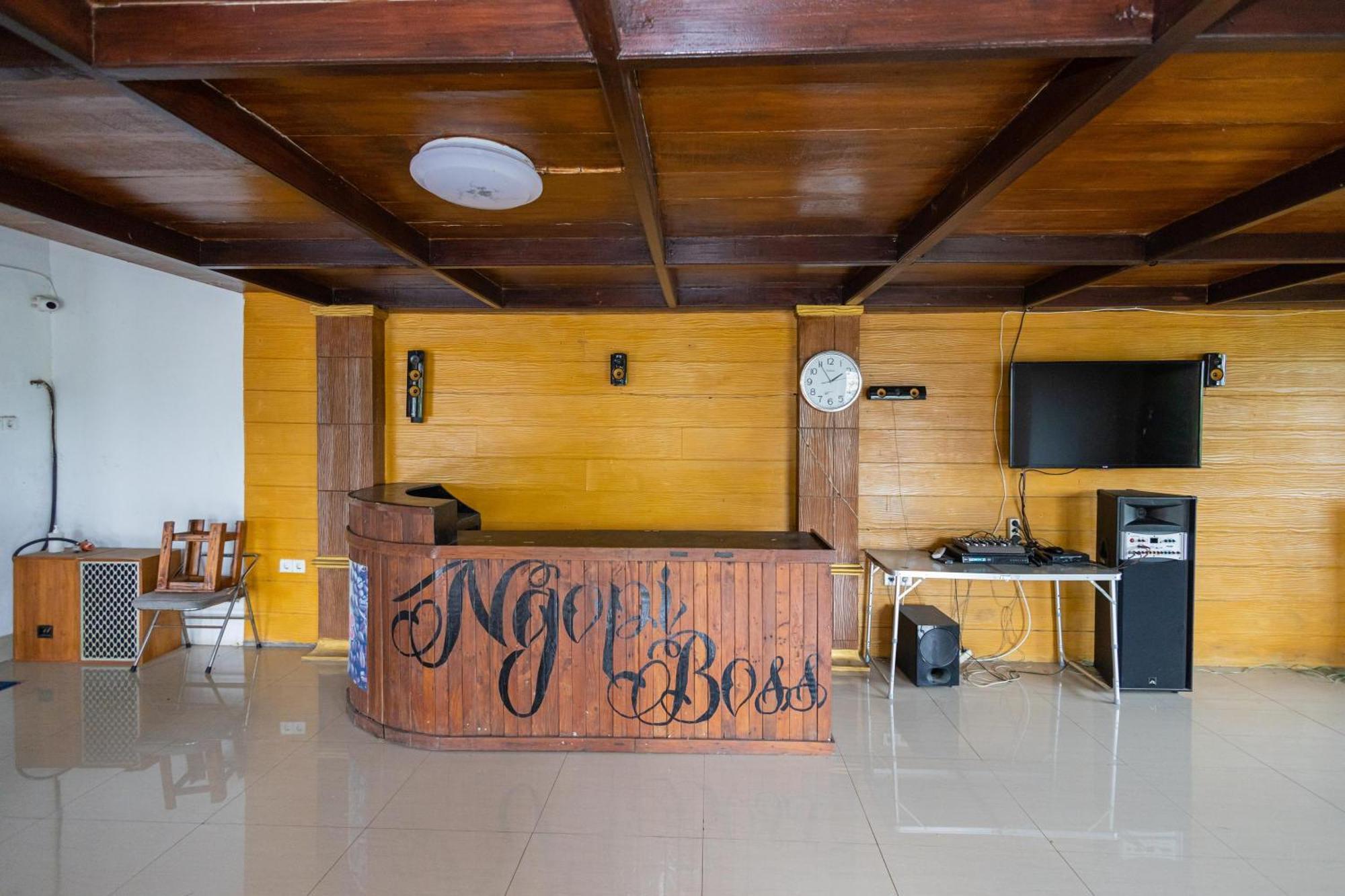 Reddoorz Syariah At Wisma Djokorio Poncokusumo Malang Eksteriør billede